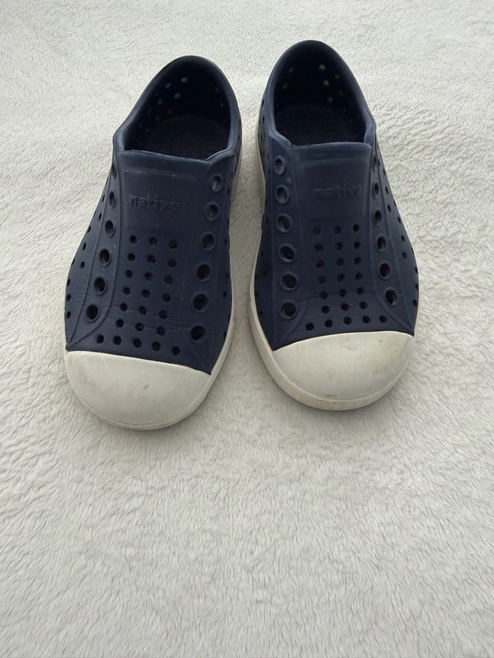 Native Kids Navy and White Slip-On Water Shoes size c7